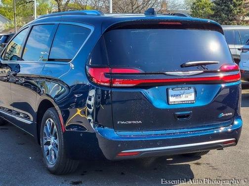 2025 Chrysler Pacifica Hybrid Pinnacle