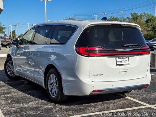 2023 Chrysler Pacifica Touring-L