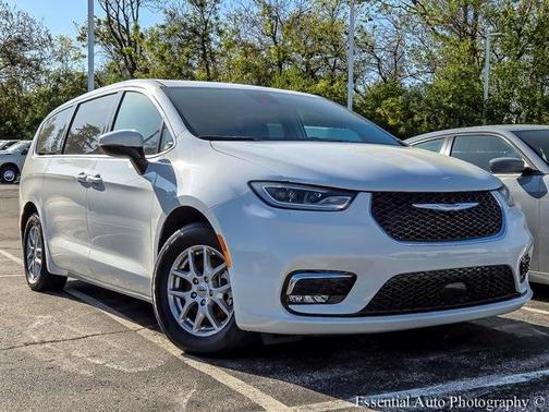 2023 Chrysler Pacifica Touring-L