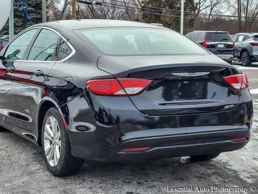 2017 Chrysler 200 LX