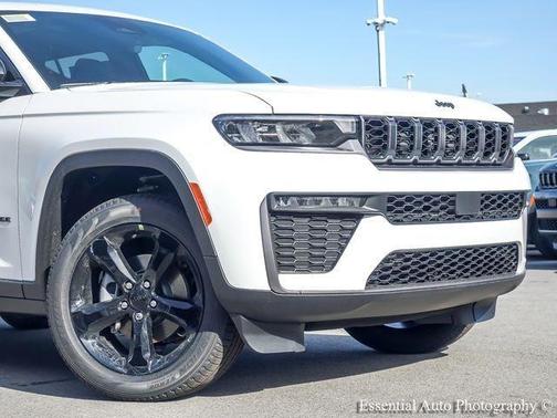 Bright White Clearcoat 2026 Jeep Grand Cherokee Limited