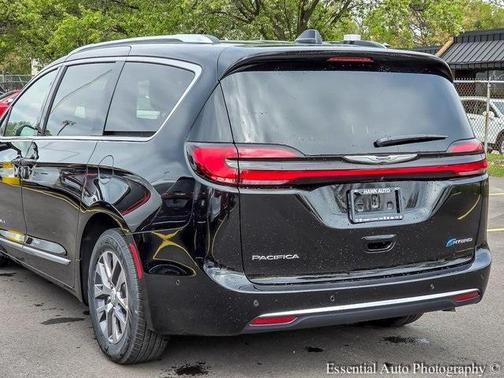 2025 Chrysler Pacifica Hybrid Pinnacle