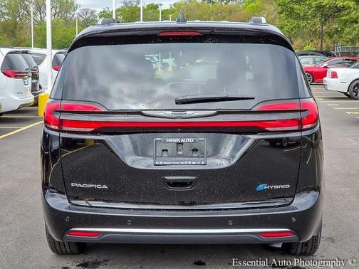 2025 Chrysler Pacifica Hybrid Pinnacle