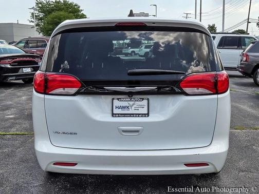2023 Chrysler Voyager LX