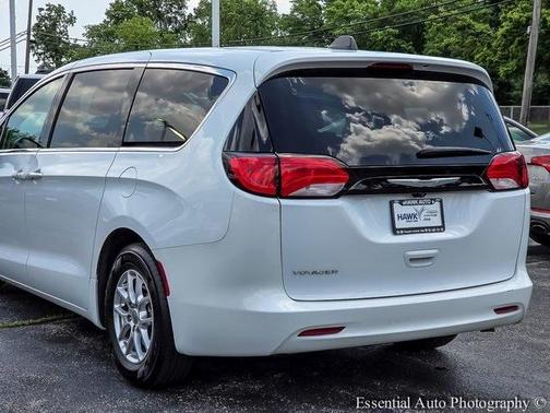 2023 Chrysler Voyager LX