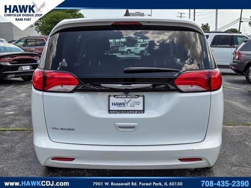 2023 Chrysler Voyager LX