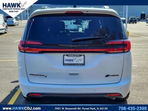 2024 Chrysler Pacifica Hybrid Select