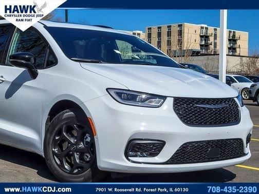 2024 Chrysler Pacifica Hybrid Select