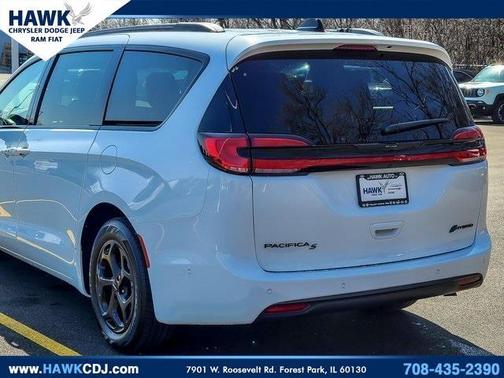 2024 Chrysler Pacifica Hybrid Select