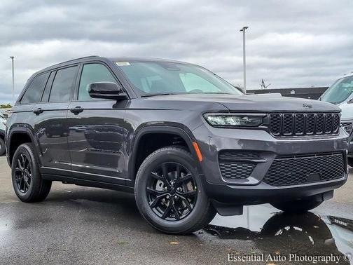 2025 Jeep Grand Cherokee Laredo