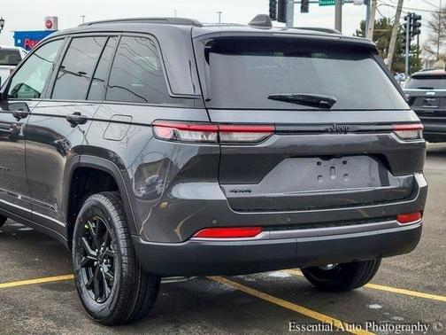 2026 Jeep Grand Cherokee Laredo