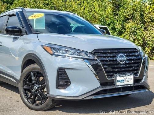2023 Nissan Kicks SR
