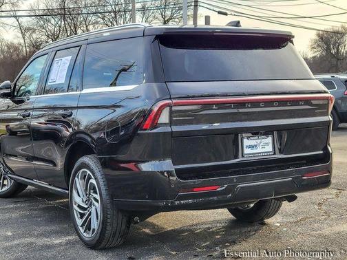 Black Metallic 2025 Lincoln Navigator Reserve