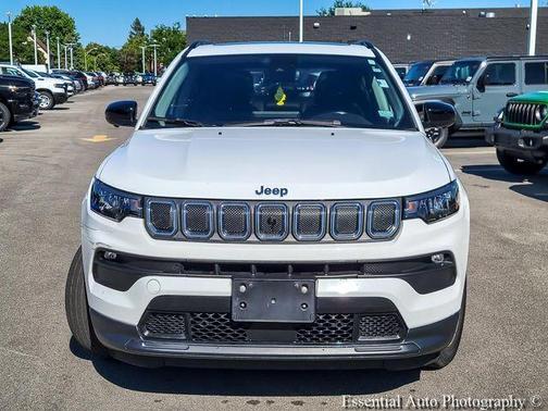 Bright White Clearcoat 2022 Jeep Compass Latitude