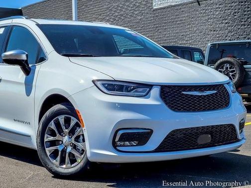2025 Chrysler Pacifica Hybrid Pinnacle