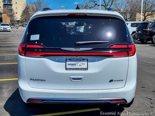 2025 Chrysler Pacifica Hybrid Pinnacle