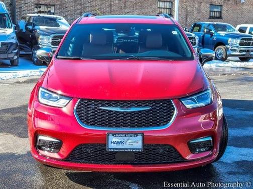 2025 Chrysler Pacifica Hybrid Pinnacle