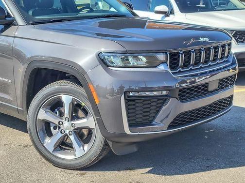 Metallic 2026 Jeep Grand Cherokee Limited