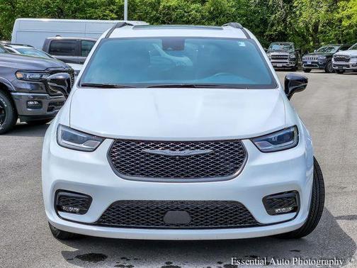 Bright White Clearcoat 2025 Chrysler Pacifica Limited
