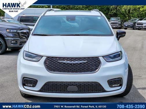 Bright White Clearcoat 2025 Chrysler Pacifica Limited
