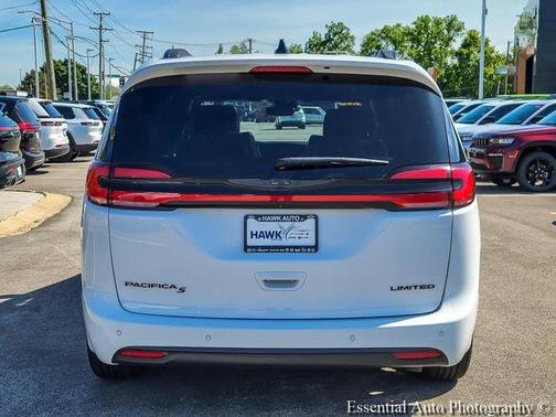 Bright White Clearcoat 2025 Chrysler Pacifica Limited