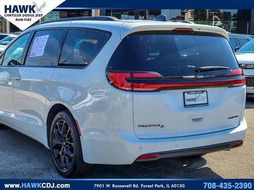 Bright White Clearcoat 2025 Chrysler Pacifica Limited