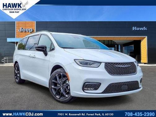 Bright White Clearcoat 2025 Chrysler Pacifica Limited