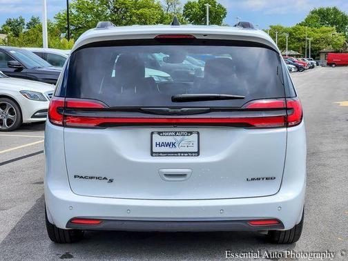 Bright White Clearcoat 2025 Chrysler Pacifica Limited