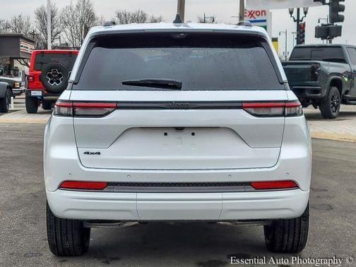 Bright White Clearcoat 2026 Jeep Grand Cherokee Limited