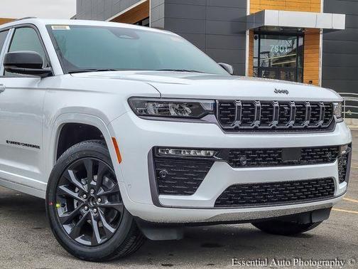 Bright White Clearcoat 2026 Jeep Grand Cherokee Limited