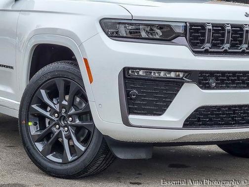 Bright White Clearcoat 2026 Jeep Grand Cherokee Limited