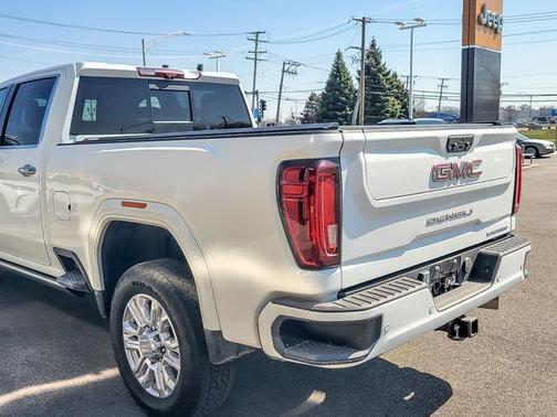 Summit White 2022 GMC Sierra 2500 Denali