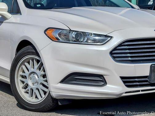 White Platinum Clearcoat Metallic 2013 Ford Fusion SE