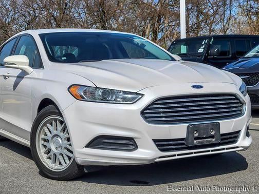 White Platinum Clearcoat Metallic 2013 Ford Fusion SE