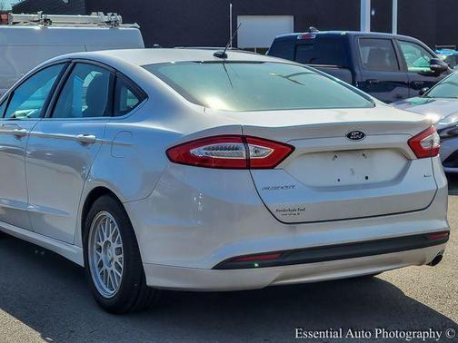 White Platinum Clearcoat Metallic 2013 Ford Fusion SE