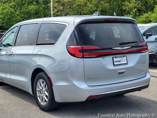 Silver Mist Clearcoat 2024 Chrysler Pacifica Touring-L