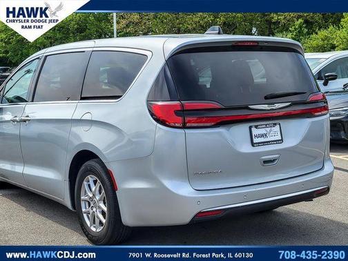 Silver Mist Clearcoat 2024 Chrysler Pacifica Touring-L