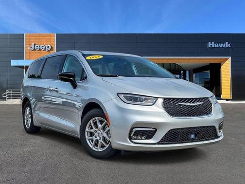 Silver Mist Clearcoat 2024 Chrysler Pacifica Touring-L