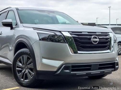 2023 Nissan Pathfinder SV