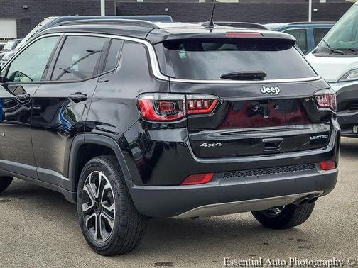 Diamond Black 2022 Jeep Compass Limited