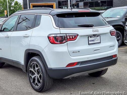 Bright White Clearcoat 2024 Jeep Compass Limited