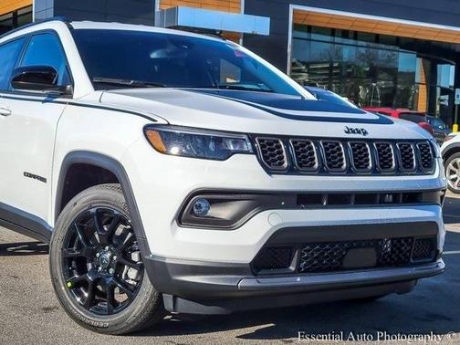 Bright White Clearcoat 2026 Jeep Compass Latitude