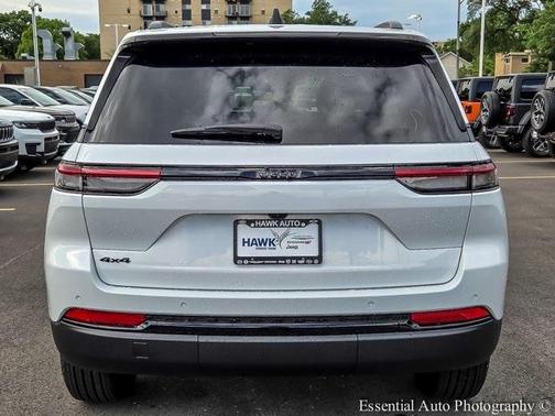 2025 Jeep Grand Cherokee Laredo