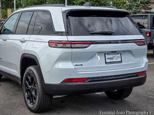 2025 Jeep Grand Cherokee Laredo