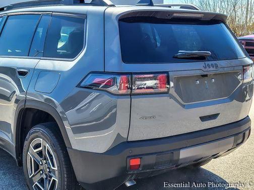 Sting Gray Clearcoat 2026 Jeep Cherokee LAREDO/LIMITED