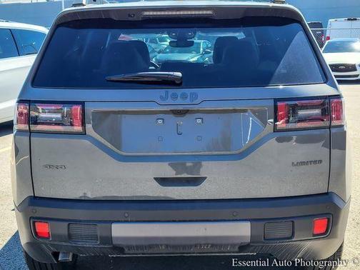 Sting Gray Clearcoat 2026 Jeep Cherokee LAREDO/LIMITED