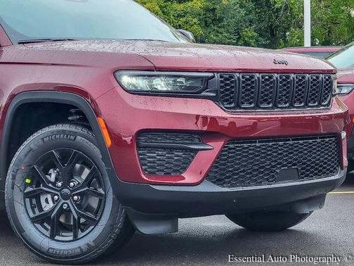 2025 Jeep Grand Cherokee Laredo