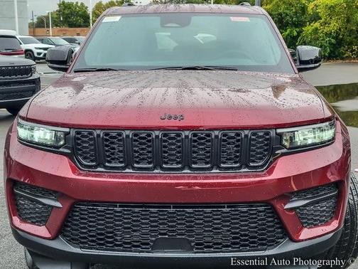 2025 Jeep Grand Cherokee Laredo