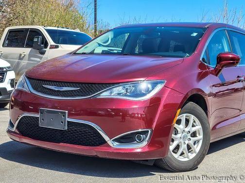 Velvet Red Pearlcoat 2020 Chrysler Pacifica Touring