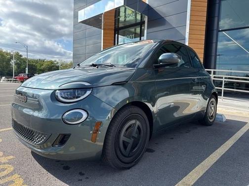 2025 FIAT 500e Base